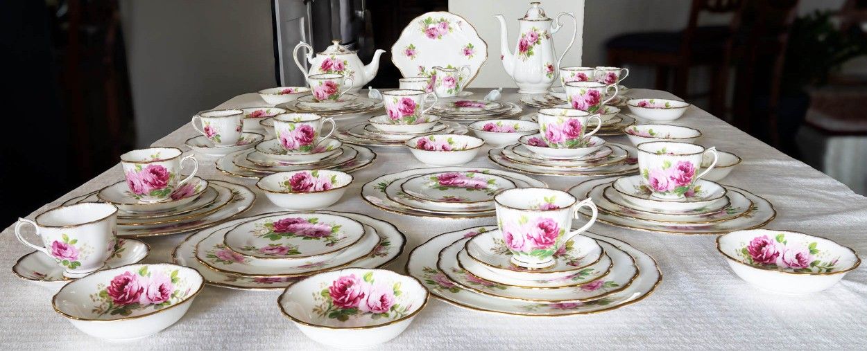Beautiful, Rare Vintage Royal Albert American Beauty 12 place settings! Made In England