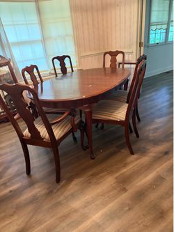 China cabinet with matching table-MUST GO