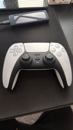 PS5 DualSense Controller – Like New Condition