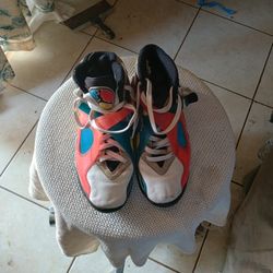 Jordan 8 Retro