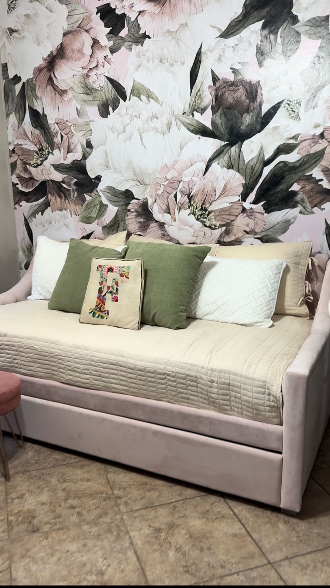 Tufted Daybed with Trundle, Mattress & Bedding Baby Pink | Like New