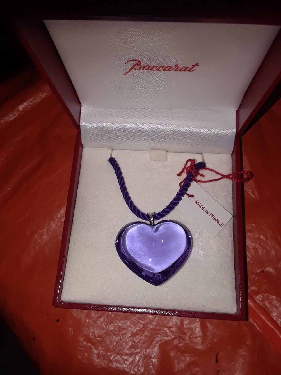 VINTAGE BACCARAT HEART GLASS PENDANT. (NIB)