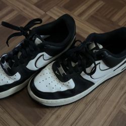 Mens Airforces Black & White ( Good Condition )
