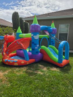 Small bounce house