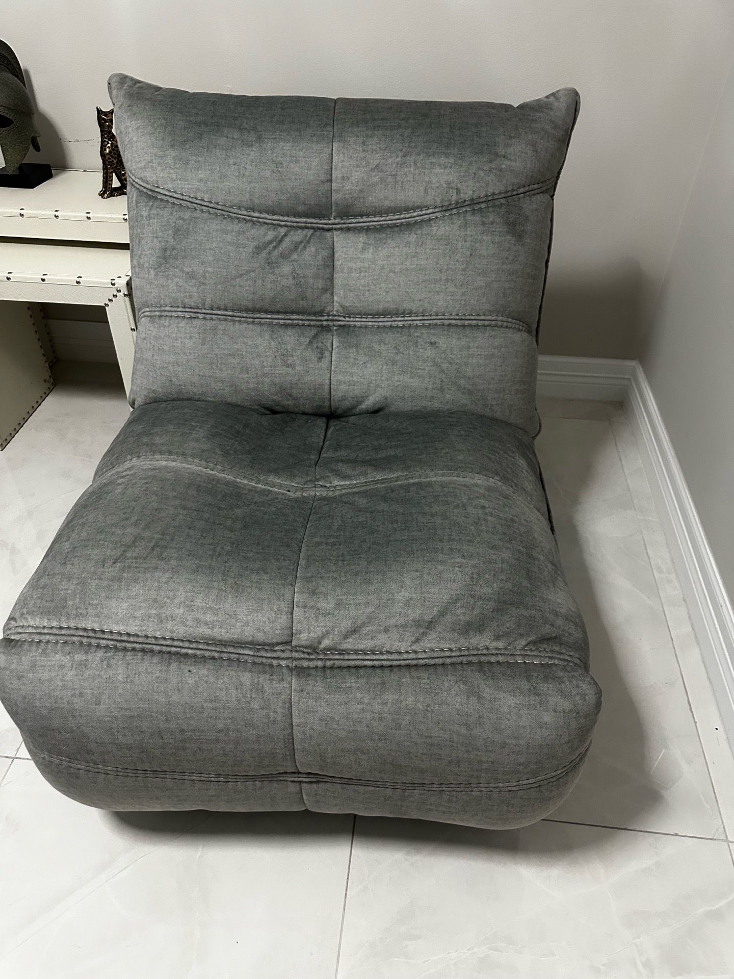 Recliner chairs