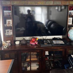 Entertainment Center/ Tv Stand