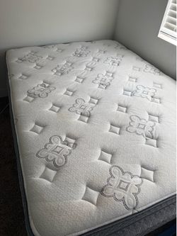 Full size mattress