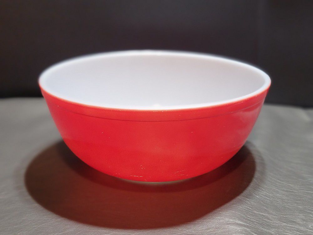 Vintage PYREX Red Bowl 404 TRADE MARK 27 - Retro Kitchenware Collectible