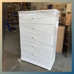 Dresser / Five drawers dresser