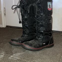 Snow Boots Size 8-8.5 Euro 39