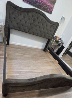 Luxury Tufted King Bed Frame – Headboard, Footboard & Side Rails
