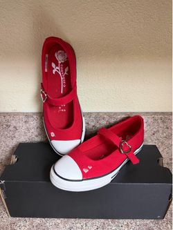 Converse girl’s shoes