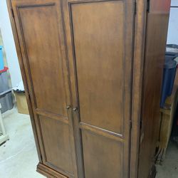 Armoire/TV or Pc Cabinet