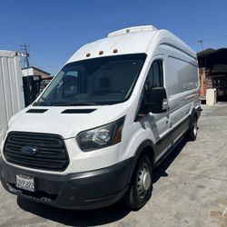 Ford transit 350 HD Diesel 3.2L Refrigerated Dually 