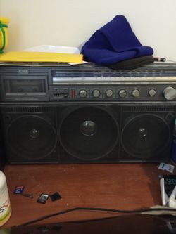 Old school boom box Magnavox