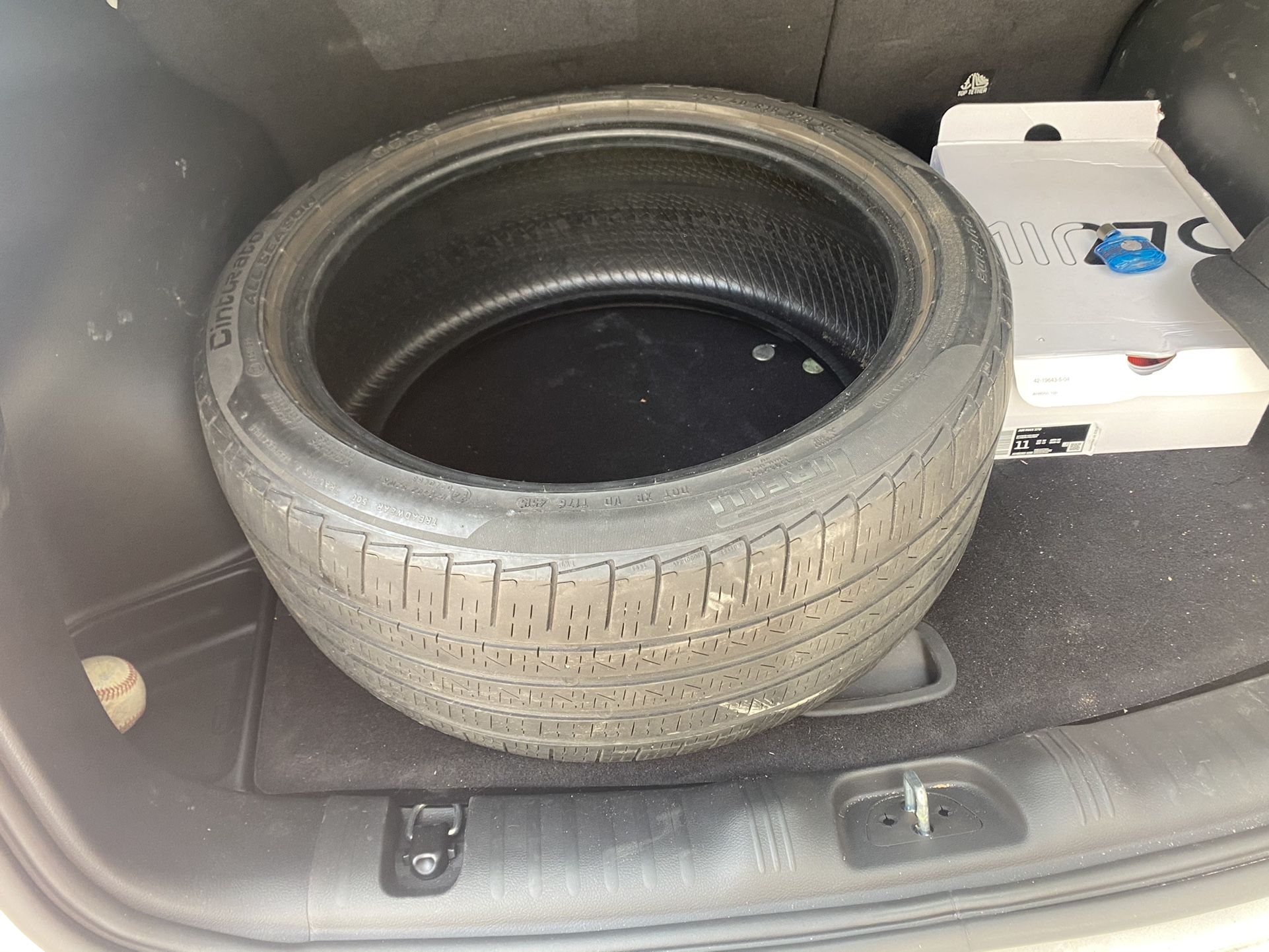 Pirelli Cinturato P7 All Season 245/40 R18 Tire