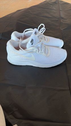 Nike Women's Tanjun Triple White Running Shoes