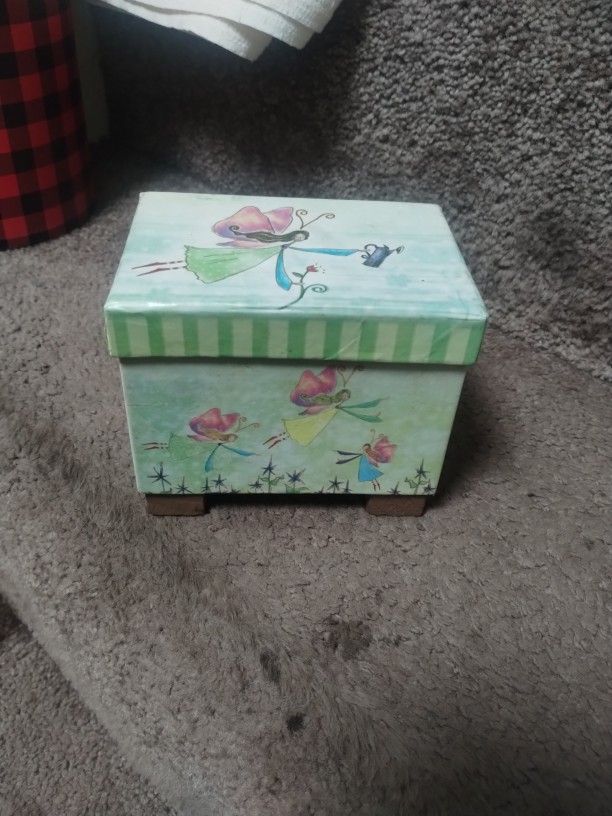 Footed Fairy Box With Lid