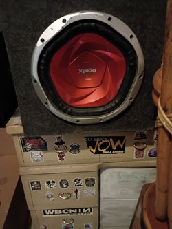 sony xploid 1200 watt sub in carpeted box