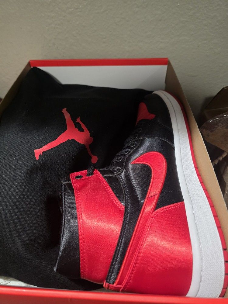 Satin Bred Jordan 1 New 8.5 Men