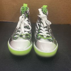 Beetle Juice Shoe Unisex. Item No 599 ( Shopgoodwill)