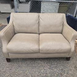 FREE Vinly Loveseat