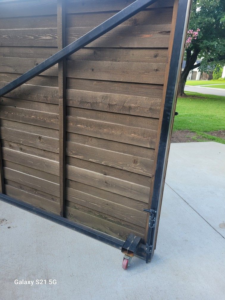 Large Gate