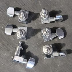 Standard Fender Tuners