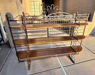 Henredon French Country Bakers Rack