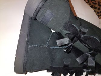 Black UGS size 6