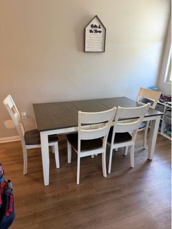 Gray/White Expandable Dining Table with Removable Leaf