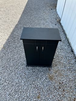 Storage cabinet
