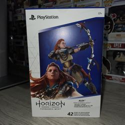 PlayStation Horizon Forbidden West, Deluxe 6” Aloy Action Figure with 15 Accessories, 17+