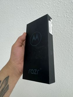 Motorola - razr+ 6.9" 2024 256GB (Unlocked) Midnight Blue New