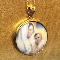 🙏 10K Gold Porcelain Religious Mother & Child Necklace