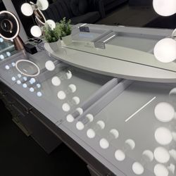 Vanity  // Vanities // Tocadores // Espejos // In Stock // Disponibles 