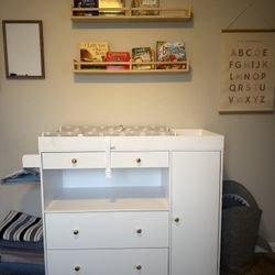 Baby Changing Station With Pillow Top