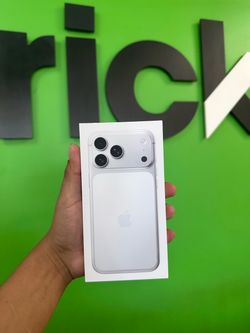 iPhone 17 Pro Max 256 GB **FINANCING AVAILABLE**