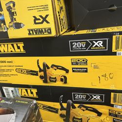 Dewalt - Cordless Battery Powered Chainsaw Kit with (1) 5 Ah Battery and Charger