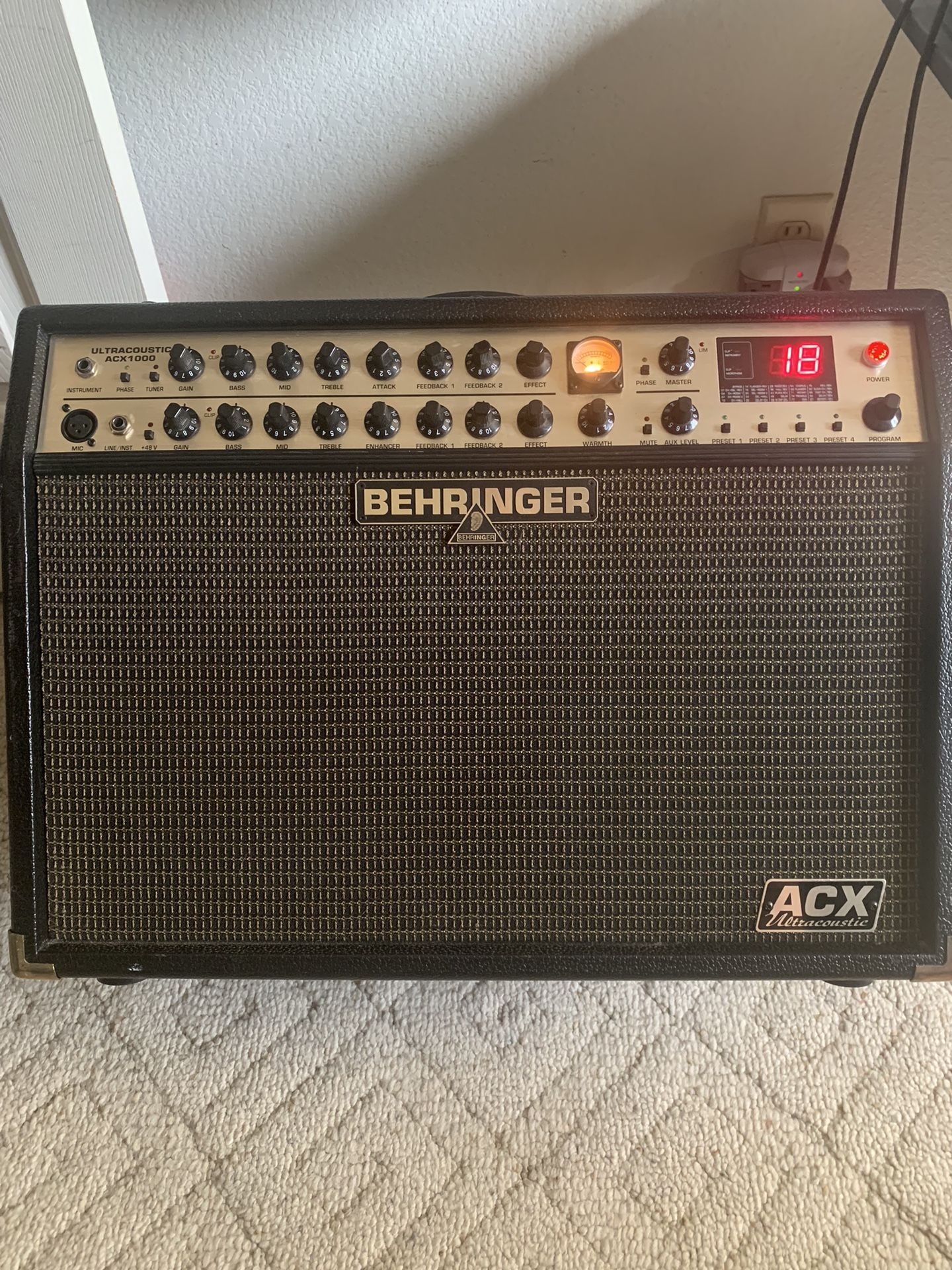 Behringer Acoustic Guitar Amp