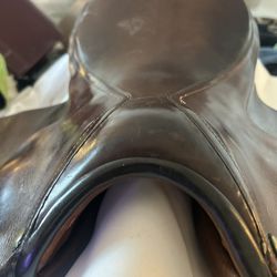 Gorgeous Custom Made English Horse  Dressage Saddle Beautiful Leather Grain Patina