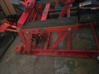 Motorcycle lift