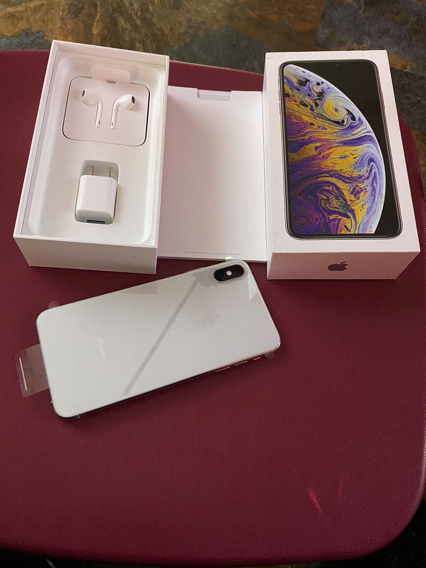 iPhone XS Max 64gb unlocked never used clean imei