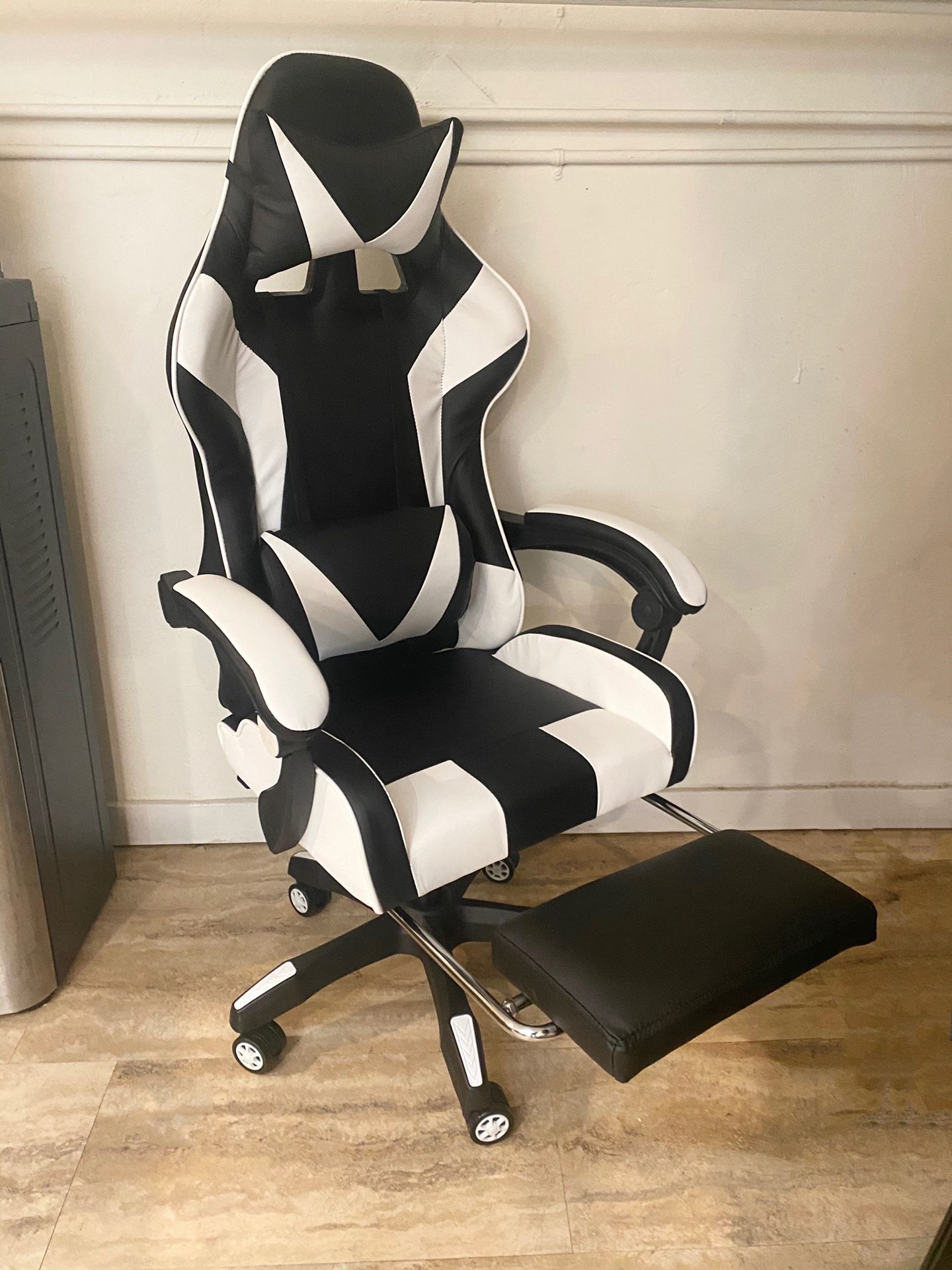 White Gaming and or Computer Chair - Brand New - Assembled