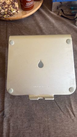Rain Laptop Stand