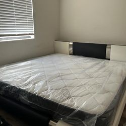 NEW MATTRESS KING SIZE WITH BOX SPRING 
