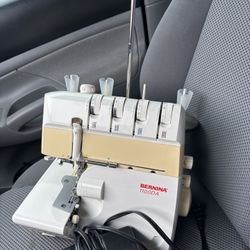 BERNINA Overlocker Sewing Machine