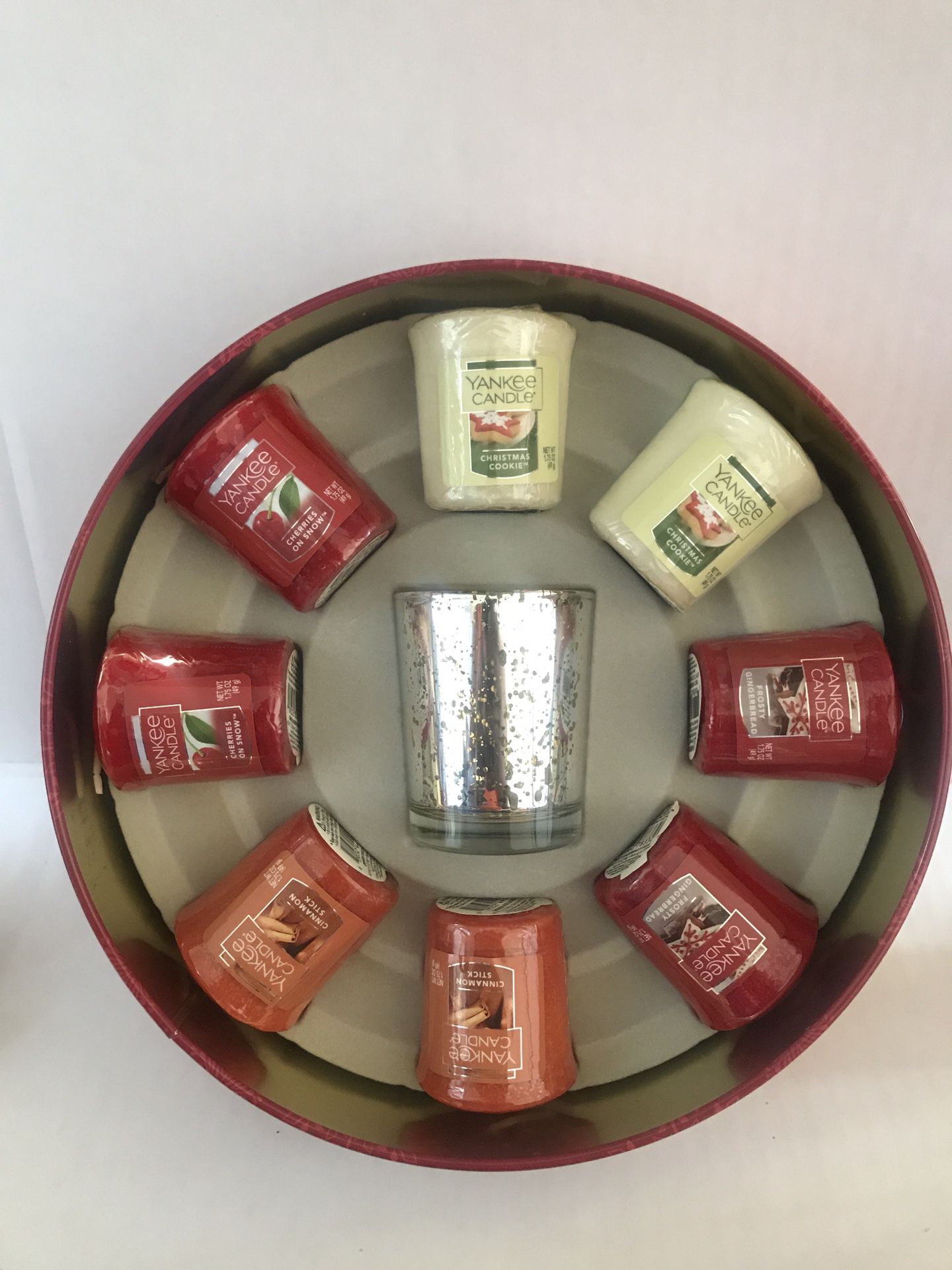 Yankee Candle Samplers Votive Candle Tin Set with Lid & 4 Variety Of Scents-New-
