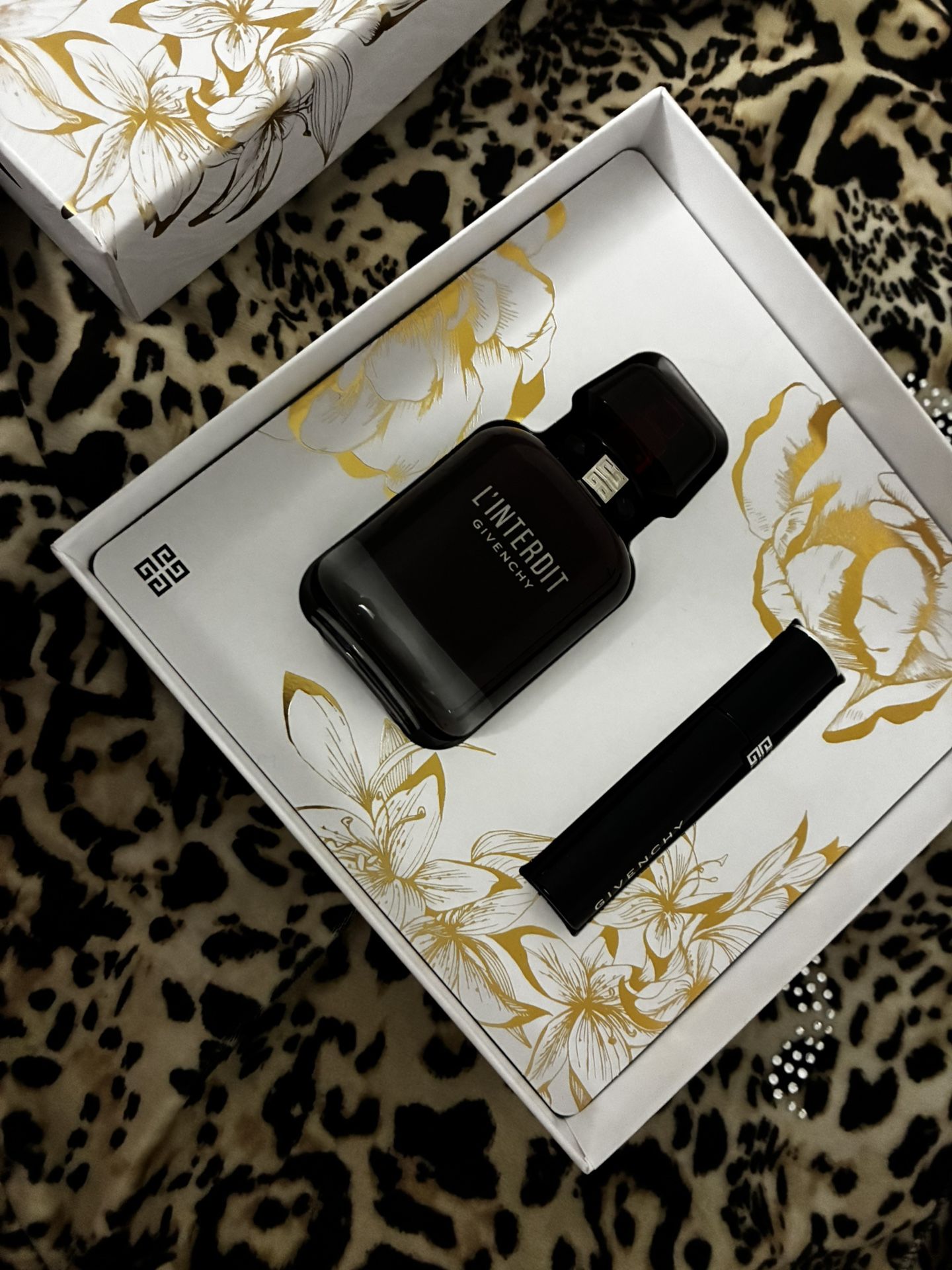 Givenchy Woman Perfume Set