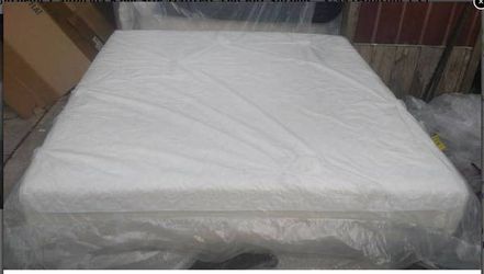 Tempurpedic Cloud Supreme Breeze King Size Mattress (Mattress Only)